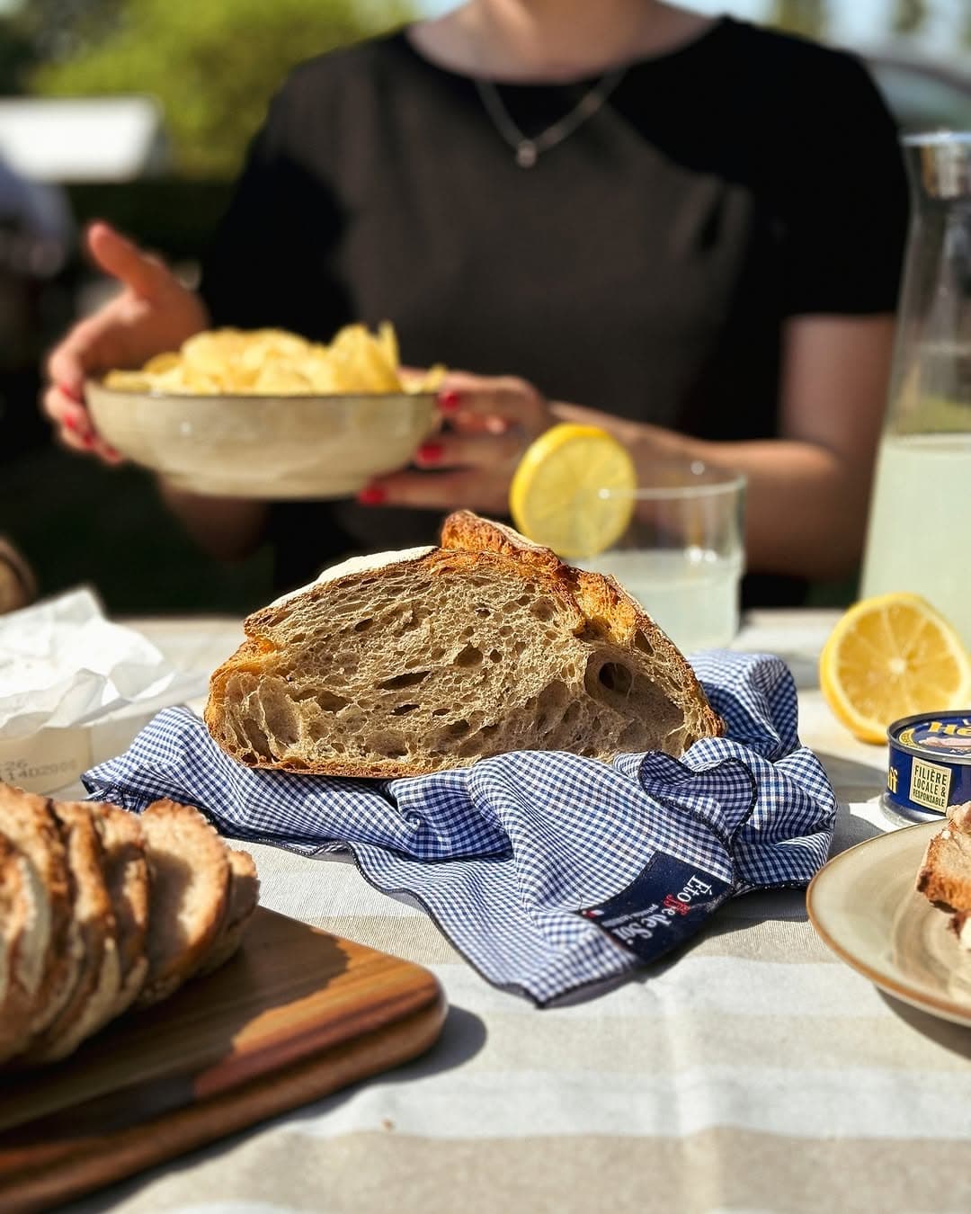 Avec le retour des beaux jours ☀️, les occasions de partager un repas en extérieur se multiplient. L